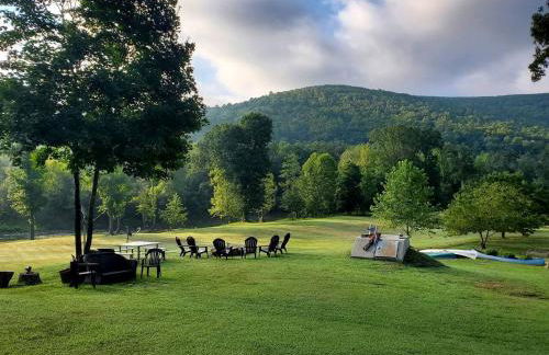 Stunning Riverfront Log Cabin Nestled Amidst Trees in Nashoba, Oklahoma - Foto 29