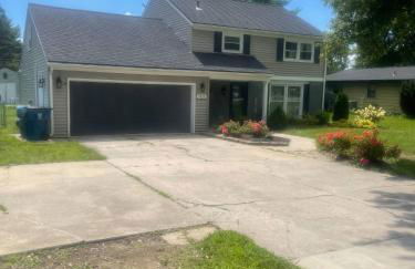 [4-BR/Sleeps 12] Family & Friends Home in Indiana - Foto 13