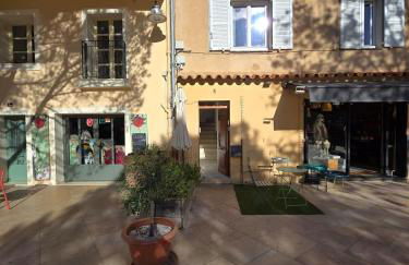 L'Alphonse l Near the Port l Shellter Rentals - Photo 15