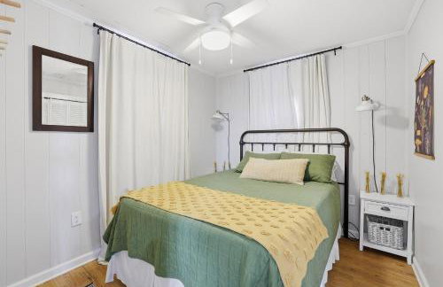 The Sapphire Shore Cottage with Dock! home - Foto 20