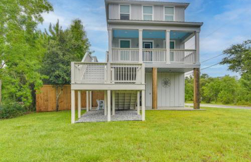 Modern Waveland Home with Deck - Walk to the Beach! - Foto 25