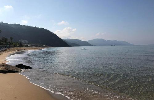 Seafront Calista Beach House With Garden - Foto 9