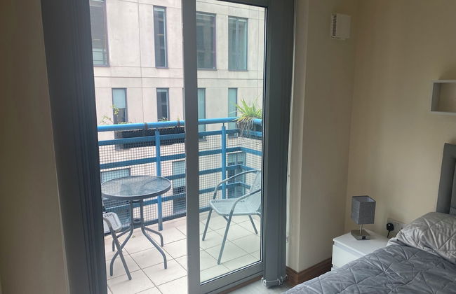 Whitworth Street Apartment in Manchester - Photo 6