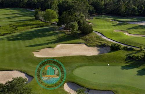 2Br 2Ba Condo on Golf Course - Foto 34