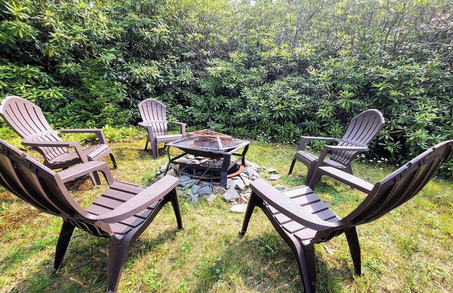 The Nest at Pinecrest by Avantstay Spacious Deck, Game Room, Fire Pit - Foto 47