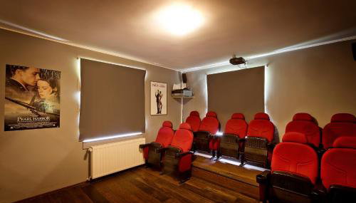 Tolles Ferienhaus für 16 Personen im Westerwald mit Sauna, Whirlpool, Kino und Bar - Foto 2