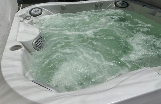 Luxury 4 bedroom villa with jacuzzi - Photo 7