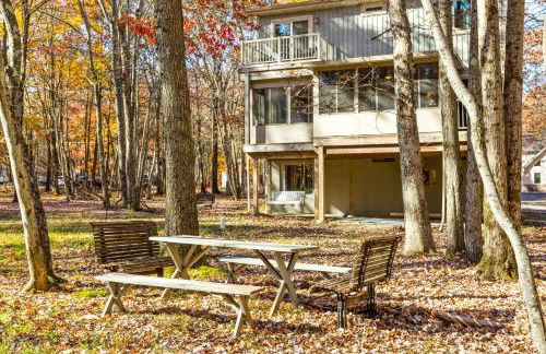 Vaulted Pines Lodge Hot Tub Game Room - Foto 40