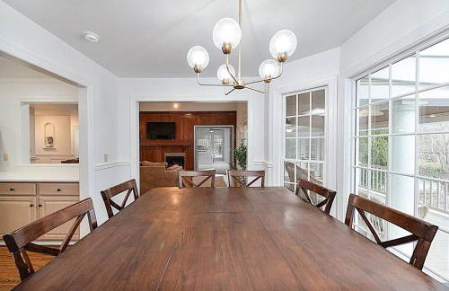 Jackson River Estate Main House Pool, Riverfront, sleeps 15 - Foto 28