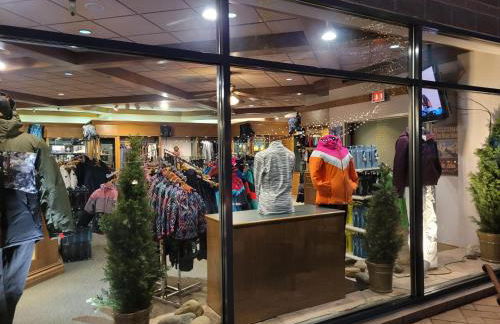 Dav's Slopeside King Studio -- Resort & Spa at Everline - Foto 2