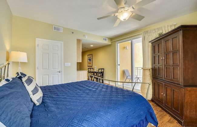 Splash Beach Resort by Book That Condo - Photo 16