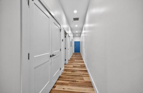 Stylish Downtown Unit with Historic Charm apts - Foto 32