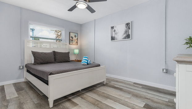 171 Washington ~ Dune Our Thing ~ Unit C ~ Fabulous Pool Home! 2 Bedroom Home by RedAwning - Foto 3, Habitación