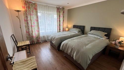 Spacious modern three Bedroom Bungalow ample parking - Foto 4