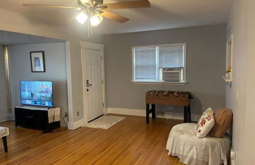 Buffalo 4BR Home 5 Beds, Near Airport & Downtown - Foto 10