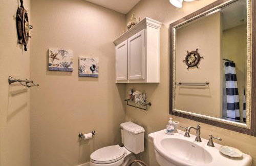 Ocean View and Grill Crystal Beach Bungalow! - Foto 24