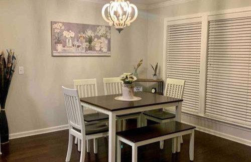 Peaceful 3BR/2BA Hidden Lake Home Near ACOM w/WiFi - Foto 9