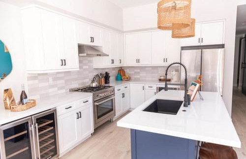 Luxury Beachside Villa Steps to Sand and Beach - Foto 9