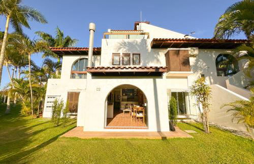 Apto estilo casa em condomínio com piscina na beira da praia - Foto 2