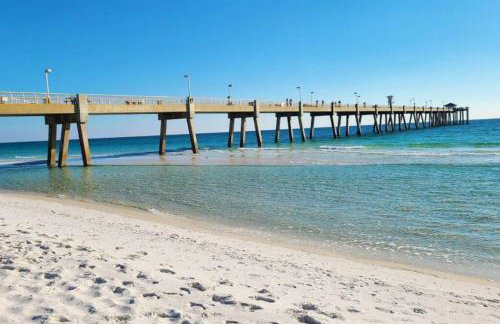 Spacious Home Minutes to the Beach - Foto 31