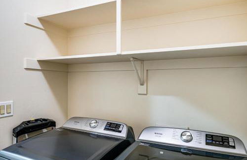 BBQ Ready Home 7 Mi to The Park at River Walk - Photo 13