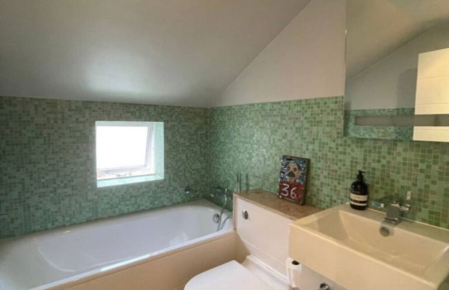 Secluded & Serene 3BD Family Home - Wandsworth! - Foto 18