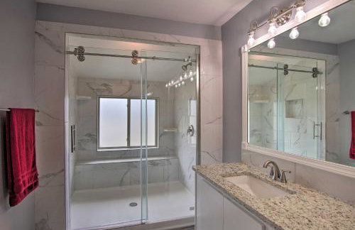 Lakefront Home with Private Beach Access! - Foto 19