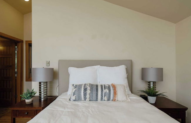 The Castle Rock Estate by Avantstay Steps From Arch Cape Beach w/ Hot Tub & Sauna - Foto 40