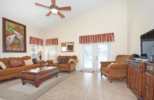 Beautiful 5 Bedroom Home With Large South-facing Pool - Foto 20