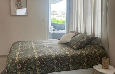 Charmant Studio avec terrasse et parking privé - Foto 2