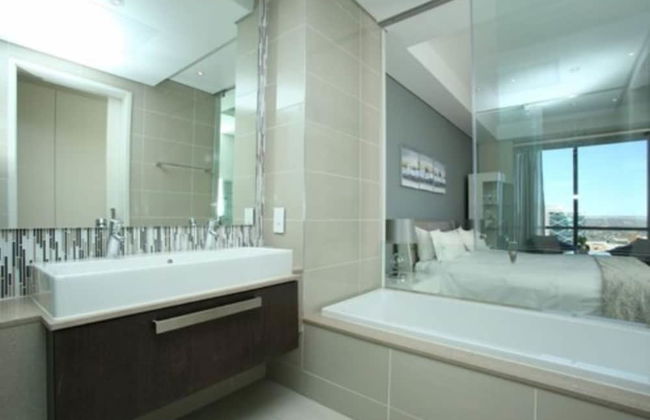 Sandton Skye Apartment - 616 - Photo 32