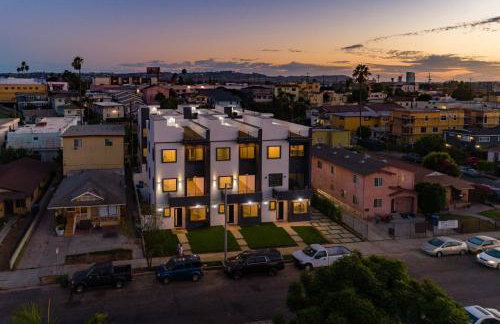 Luxury Modern 4 Bedroom 4 Bathroom Home with Rooftop Deck #4 - Foto 44