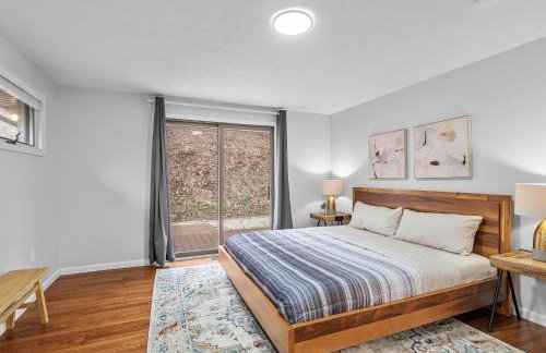 Stylish and Accessible Six Bedroom Home in Wexford/Pittsburg With Kids Amenities - Foto 17