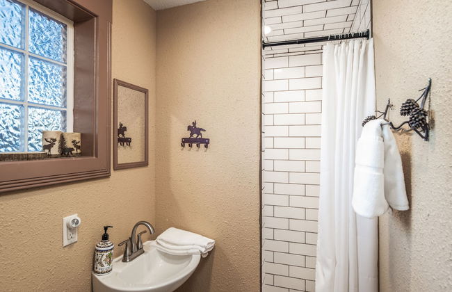 Casa Escondida by Ruidoso Vacation Rentals - Photo 25