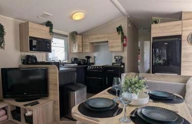 Casita De Cuervo at Shorefield Park - WIFI - Pet Friendly - Passes Included - Photo 16