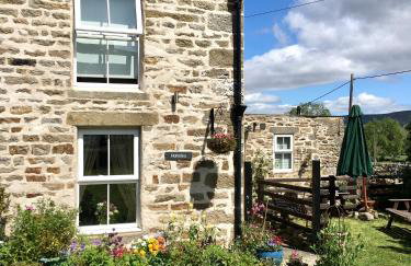 Holmlea Cottage - Photo 1