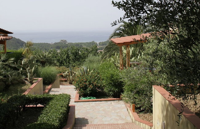 Holiday House with Pool near Sea, Beach, & Caves - Foto 3