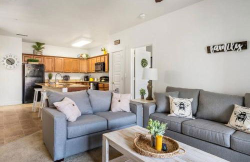 Bee Chic in SoJo w/hot tub+gym+local ski slopes - Foto 7