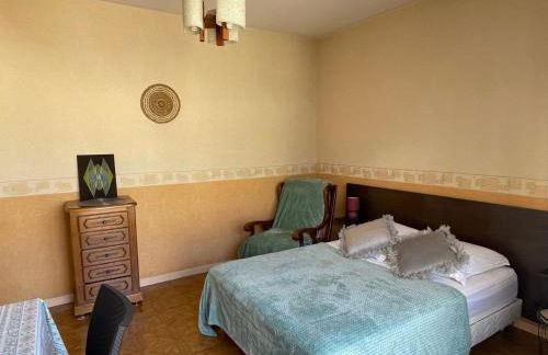 Studio calme avec balcon et parking au cœur d'Aix-les-Bains - FR-1-555-93 - Foto 7