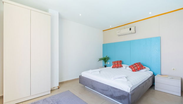 Lux Villa With Inf Pool Jacuzzi - All Rooms w AC - Foto 5, Habitación