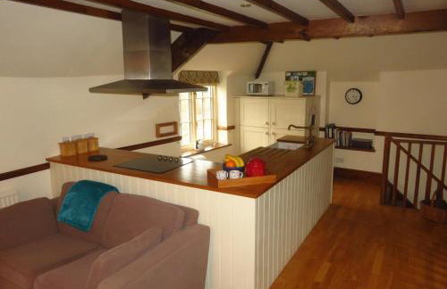 The Old Stores, a Grade II listed cottage in the delightful village of Georgeham, is ideal for beach, surfing, walking & cycling holidays - Foto 2