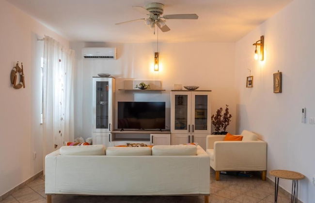 Villa Akulica With Heated Outdoor Pool and Seaview - Photo 18