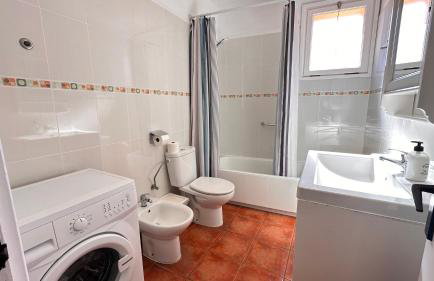 Apartamento con jardín a 11 metros de la playa. CG. - Foto 73