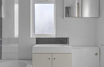 3BR Home for 6 in Rainham, Parking & Wi-Fi - Foto 15