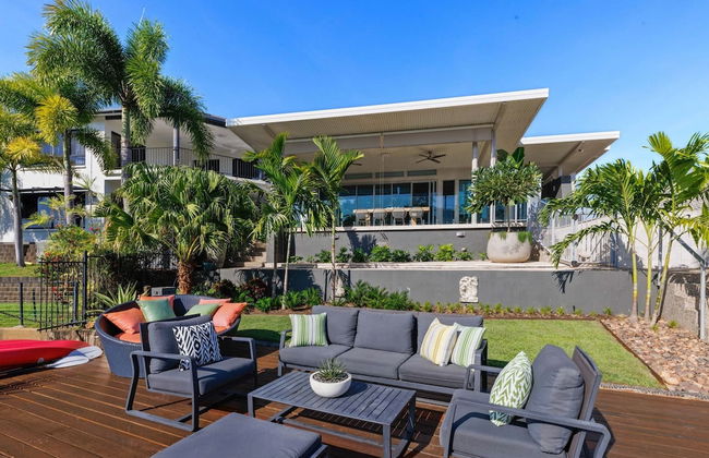 Water-front Paradise Pool - BBQ - Balcony Dining - Foto 1