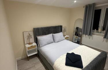 New 2-bed 2-bath detached flat with garden - Photo 14