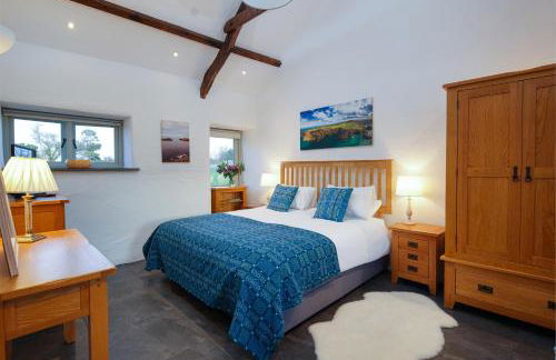 The Dairy, Treathro Farm - Rural, sea views, woodburner - Photo 10