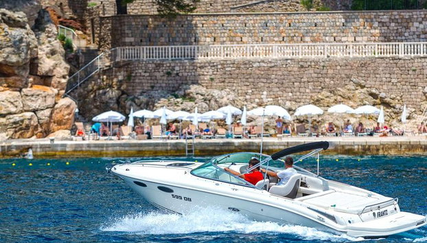 Tours en barco privado de Dubrovnik a la isla Korcula - Foto 4, Lancha de alta clase Sea Ray 240 Sunsport