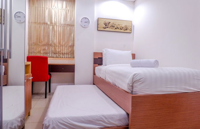 Cozy Pool View Kemang Village Residence Apartment with Direct Access to Mall - Foto 3