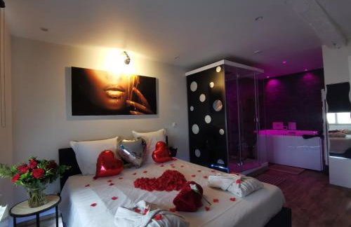SPA privatif Love room, Le Hammam et Bulles, chez Nuits Chartraines - Foto 15